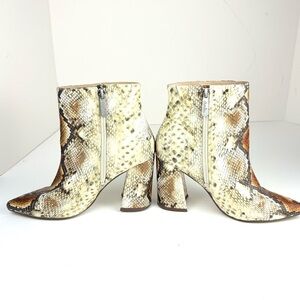 Charles David Virgil Vegan Snake Skin Texture Widen Block Heel ZipUp Booties 6